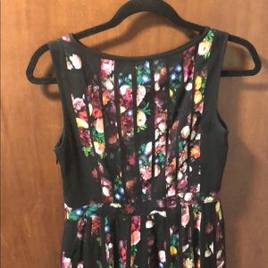 Floral sleeveless dress